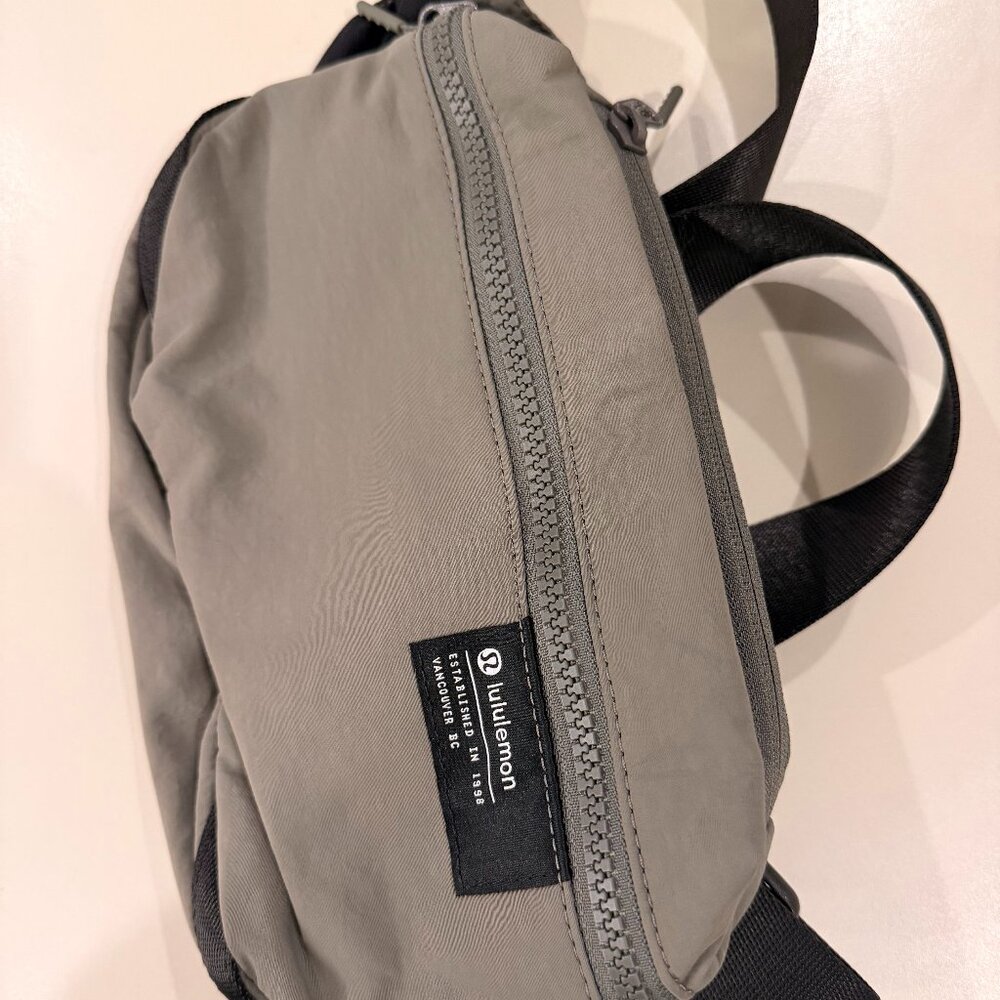 Lululemon Everywhere Belt Bag– Gray-Green  (New, Never Worn)